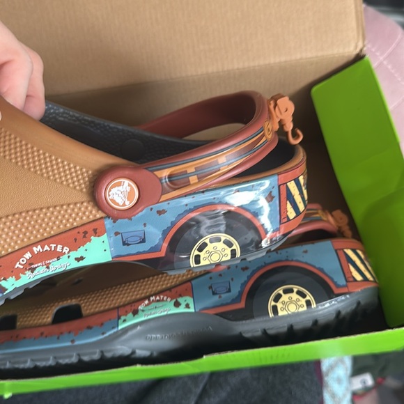 CROCS x DISNEY CARS TOW MATER MENS CROCS SIZE 12 - Picture 6 of 9